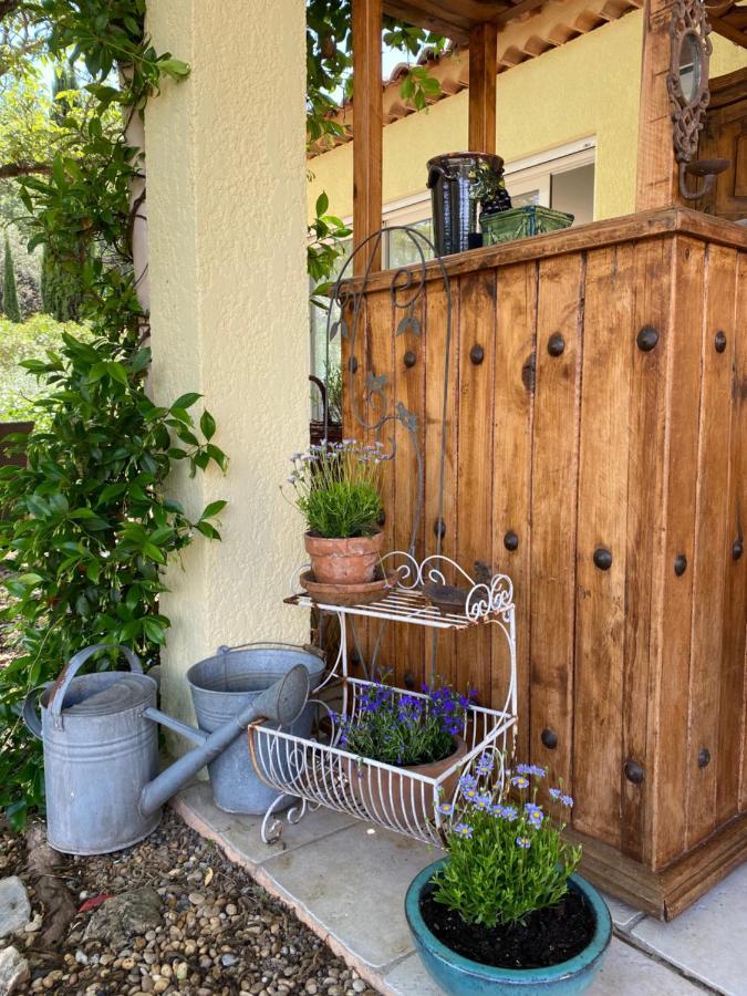 مبيت وإفطار Entrecasteaux L'Eveil En Provence المظهر الخارجي الصورة