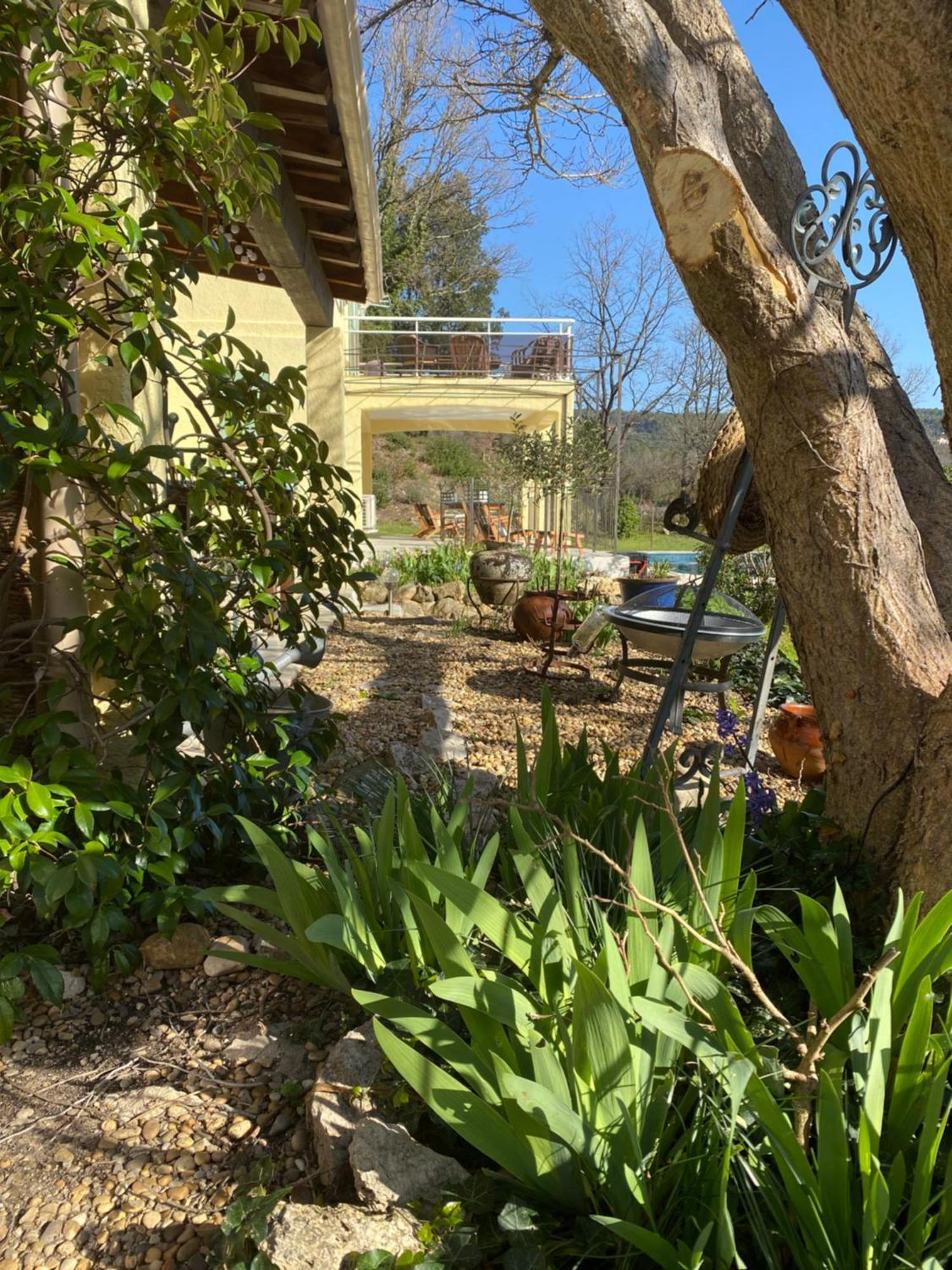 مبيت وإفطار Entrecasteaux L'Eveil En Provence المظهر الخارجي الصورة